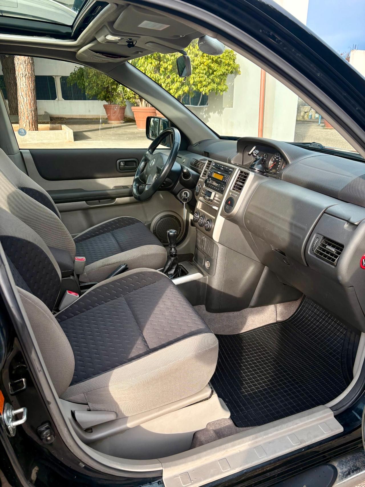 Nissan X-Trail 2.2 dCi Elegance