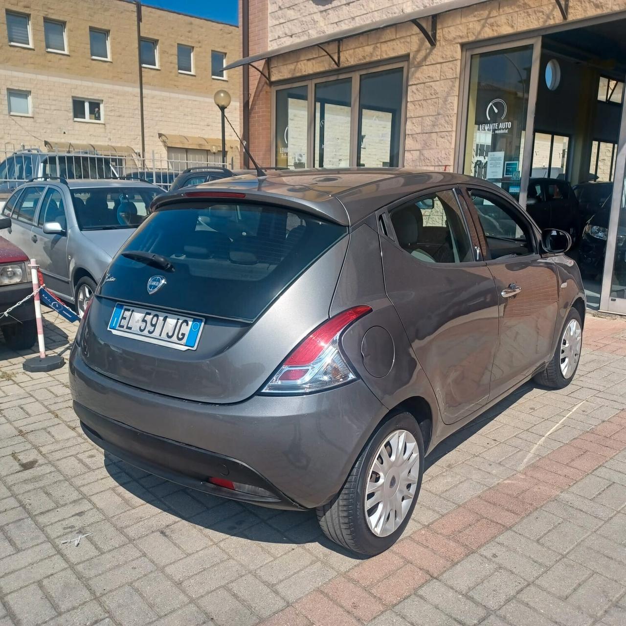 LANCIA YPSILON 1.2 FIRE NEOPATENTATI