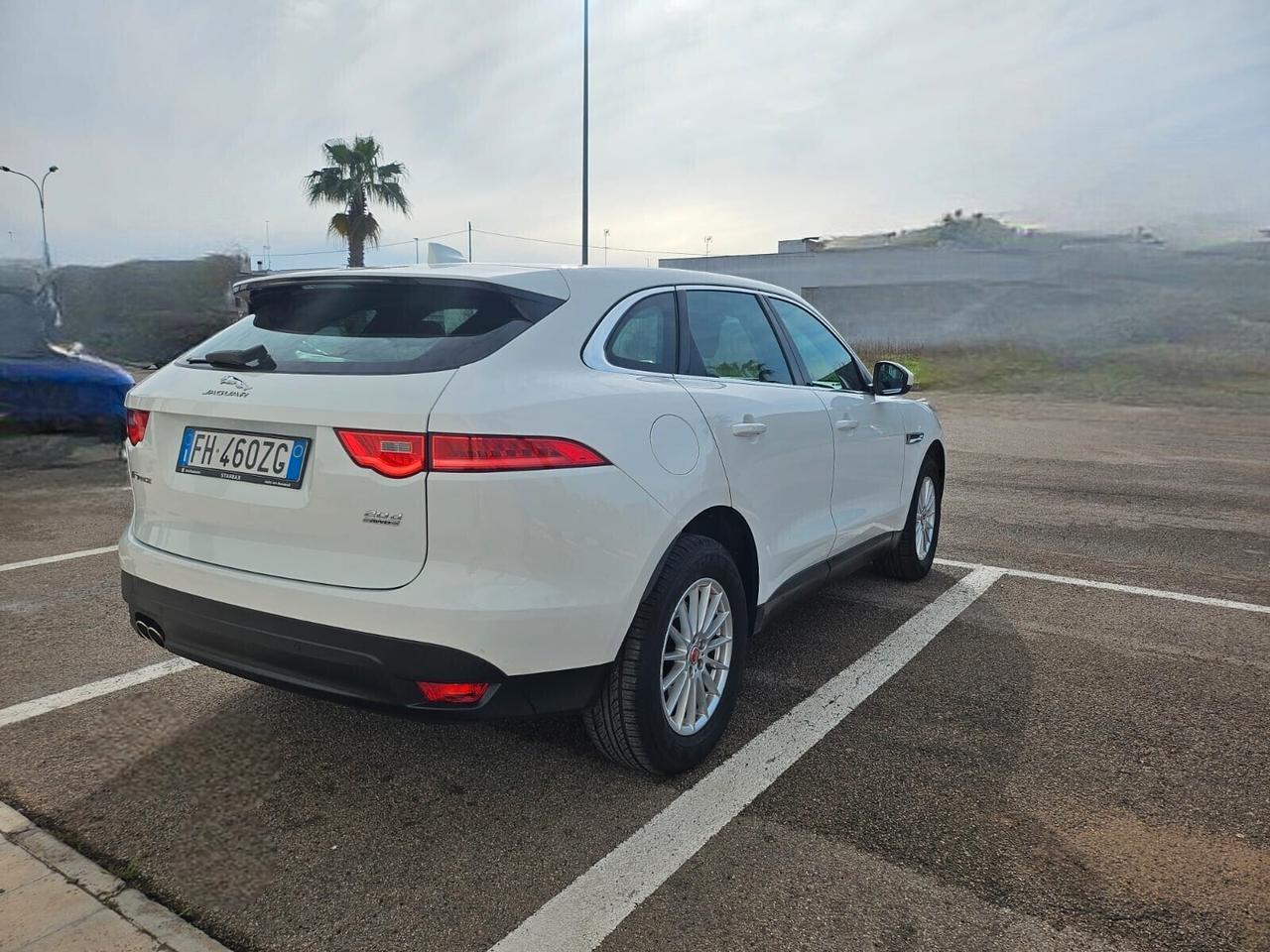 Jaguar F-Pace 2.0 D 180 CV AWD Prestige