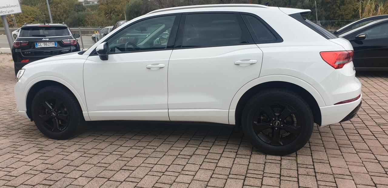 Audi Q3 1.5 TFSI 150 CV Business