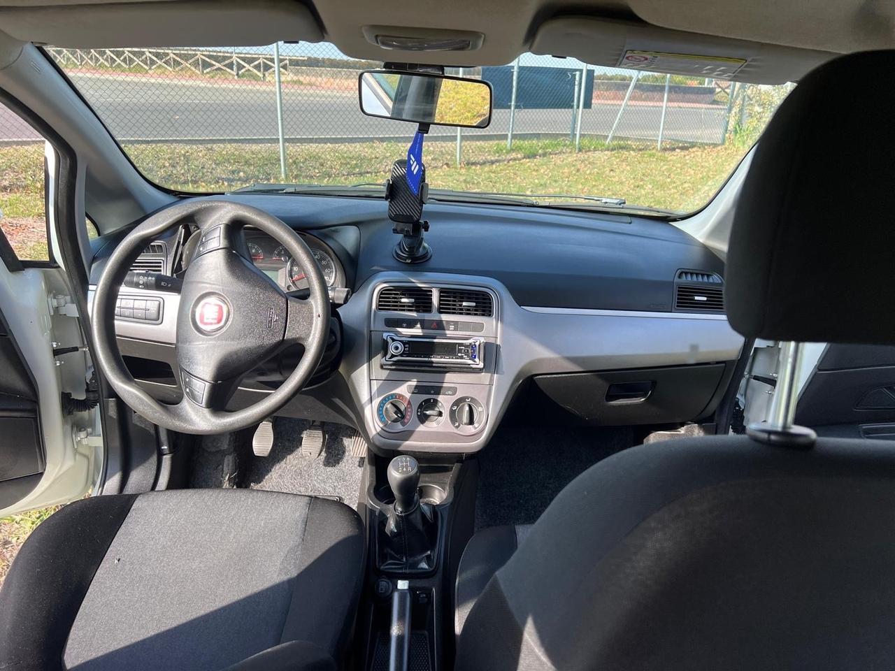 Fiat Punto 1.3 MJT II 75 CV 5 porte Virgin Radio