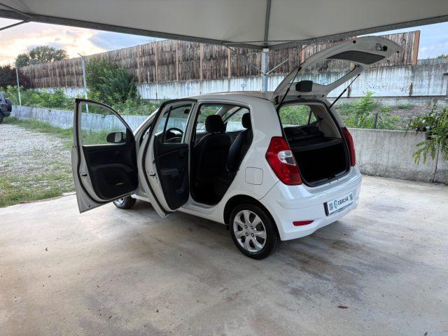 HYUNDAI i10 1.1 12V EURO 5 BENZ OK NEOP POCHISSIMI CHILOMETRI