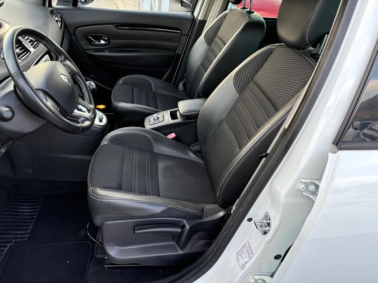 Renault Scenic Scénic XMod dCi 110 CV EDC Bose