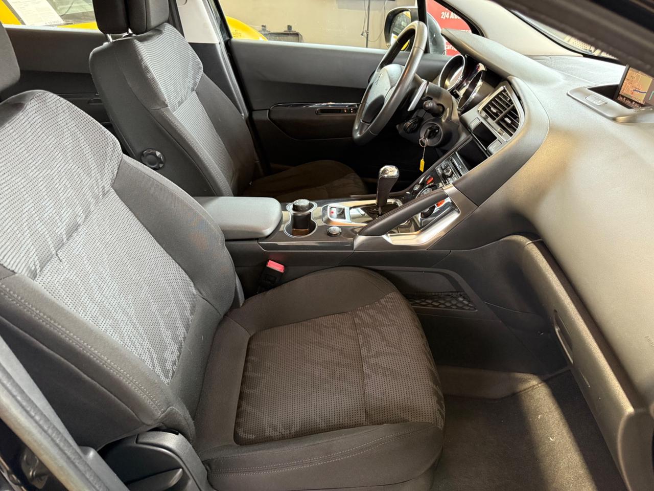 Peugeot 3008 1.6 e-HDi 112CV cambio robotizzato Stop&Start Allure