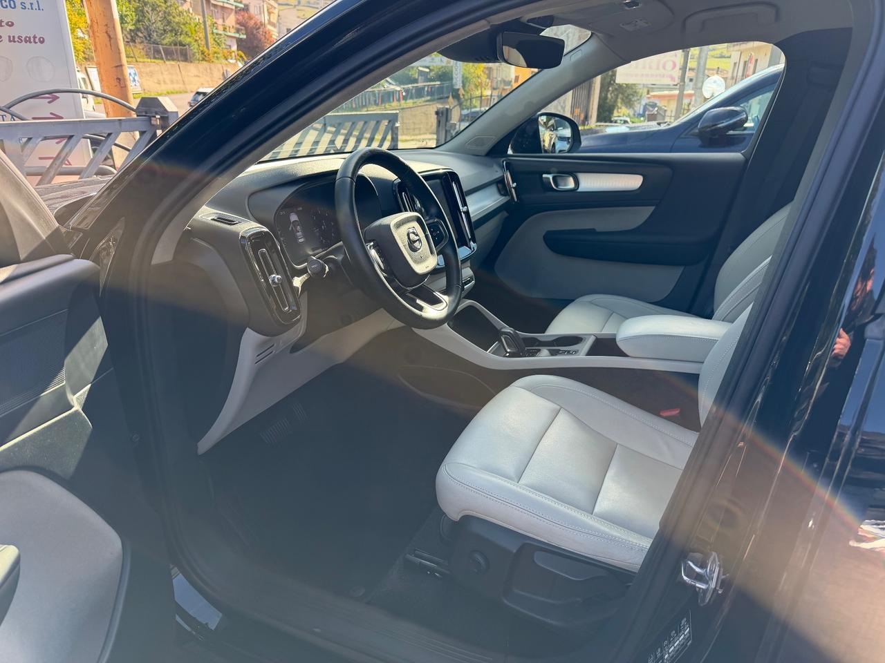 Volvo XC40 D3 AWD Geartronic Momentum Pro