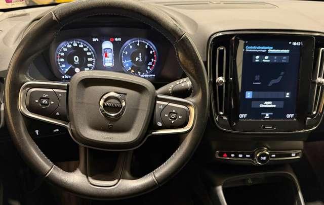 Volvo XC40 1.5 t3 Momentum 163cv auto