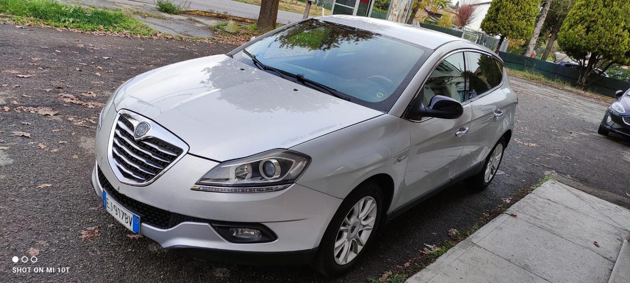 Lancia Delta 1.6 MJT DPF 105 CV Silver