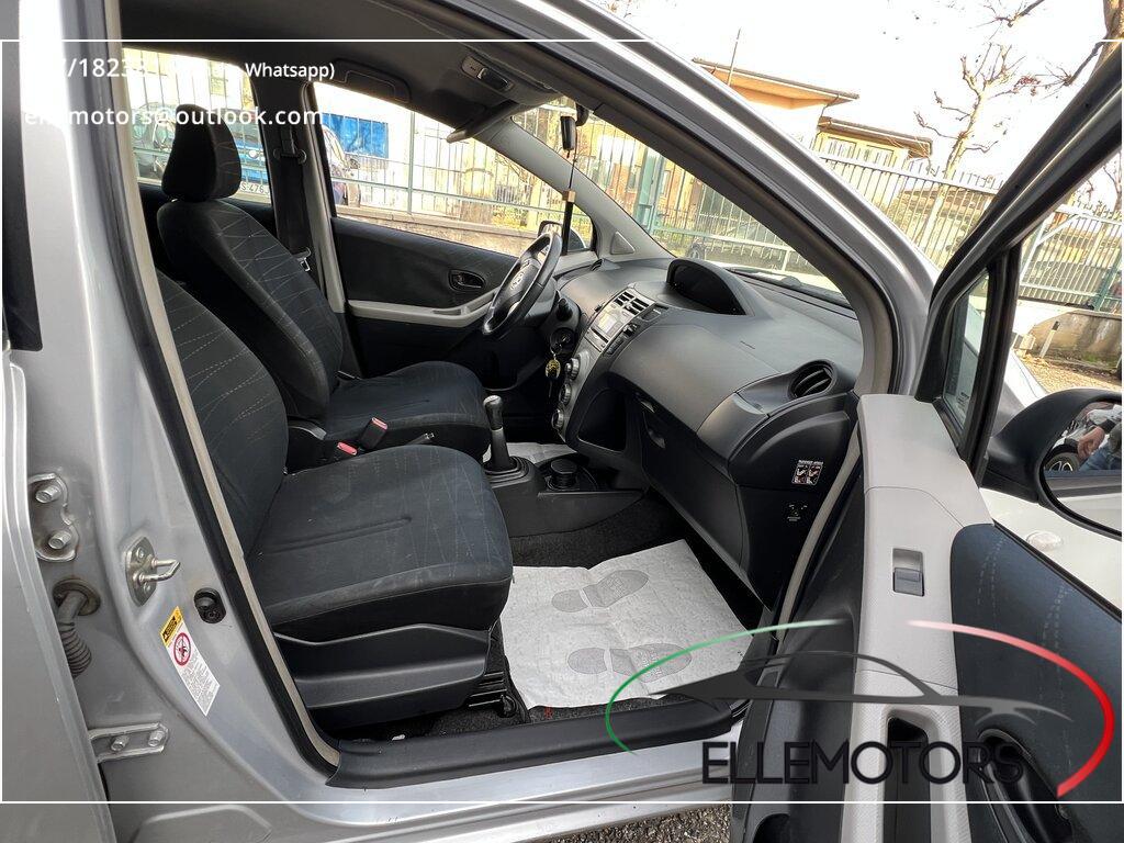 Toyota Yaris 5 Porte 1.0 Navi