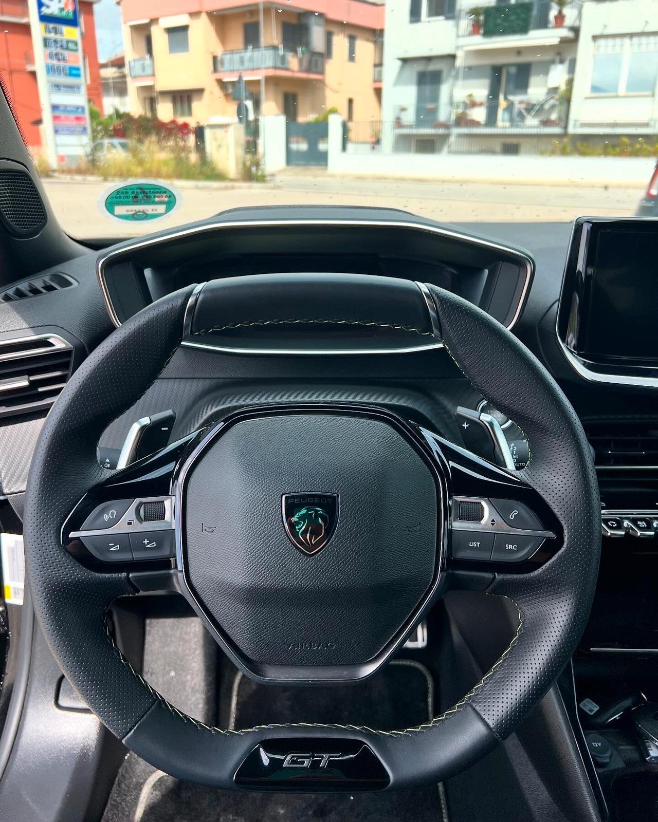 Peugeot 2008 Hybrid 145 e-DCS6 GT