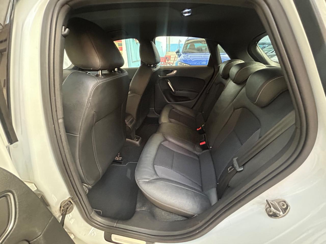 Audi A1 1.4 TFSI S line edition plus