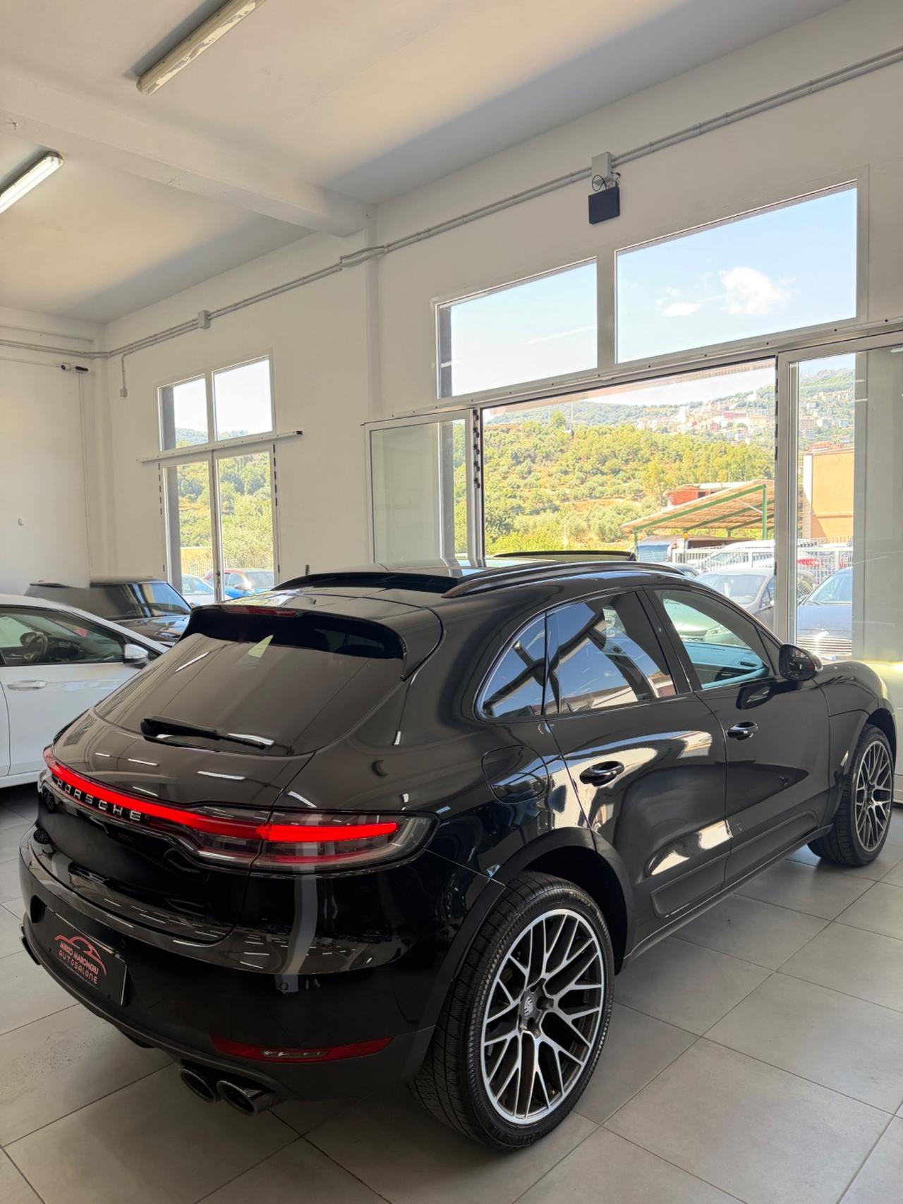 Porsche Macan 2.0 245 TETTO FULL finanziabile