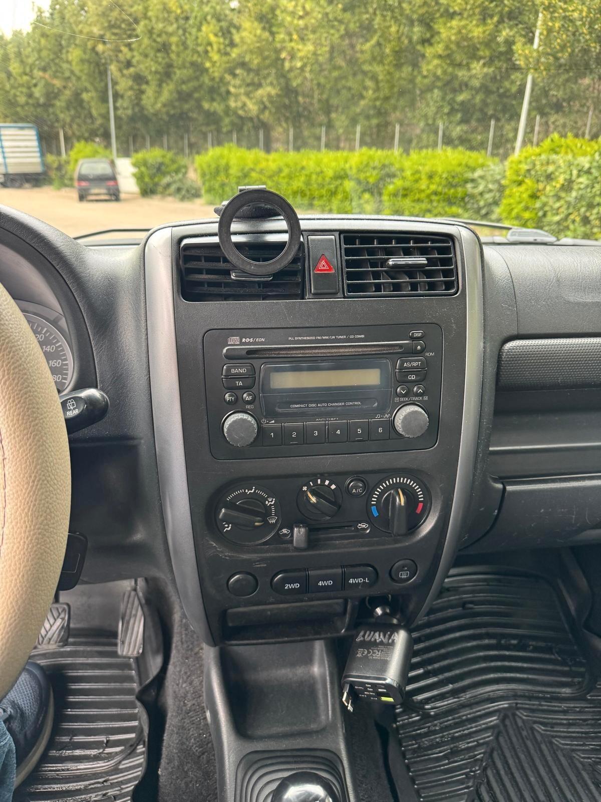 Suzuki Jimny 1.5 DDiS cat 4WD JLX