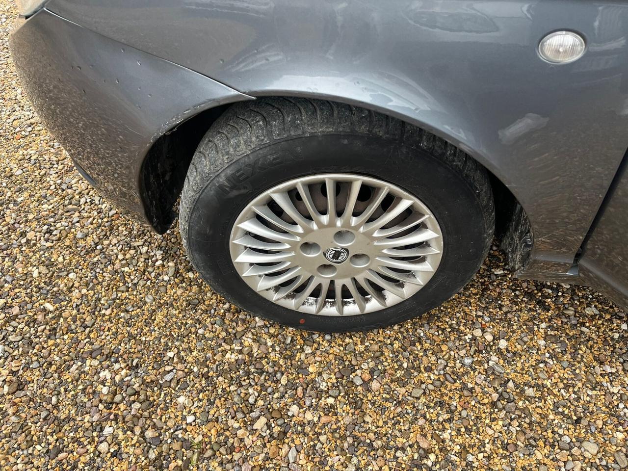 Lancia Ypsilon 1.2 Benzina - Neopatentati