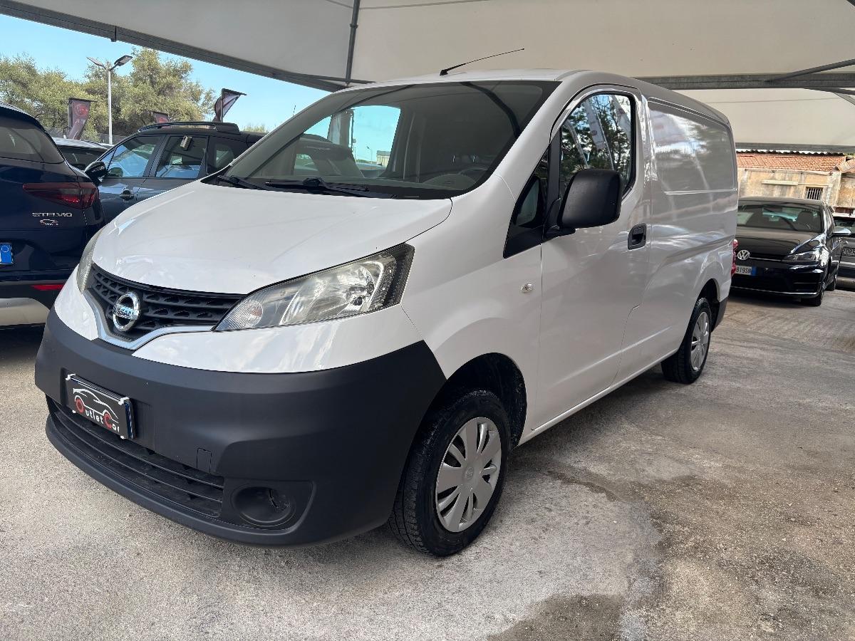 NISSAN NV200