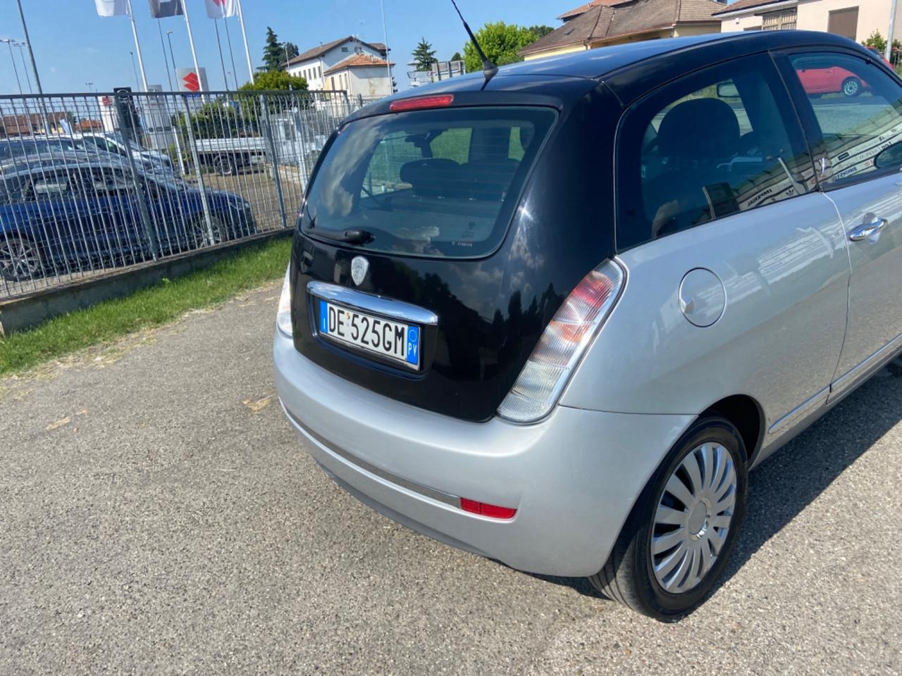 Lancia Ypsilon 1.2 Argento ok neo patentati