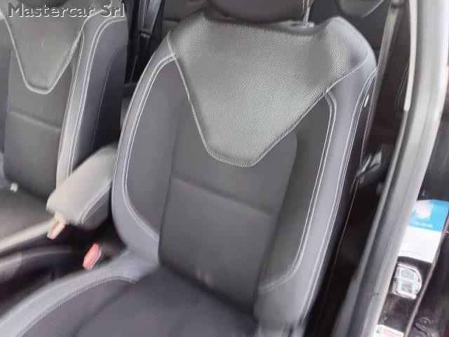 RENAULT Clio Clio 1.2 16v Zen 75cv 5p - FK670YB