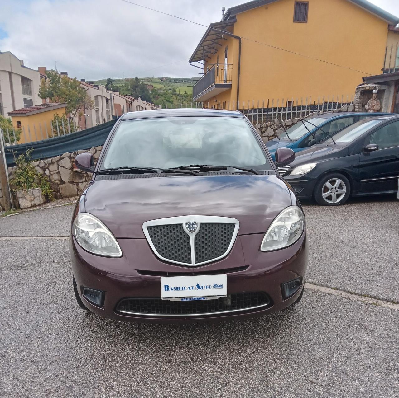 Lancia Ypsilon 1.3 MJT 90 CV Oro