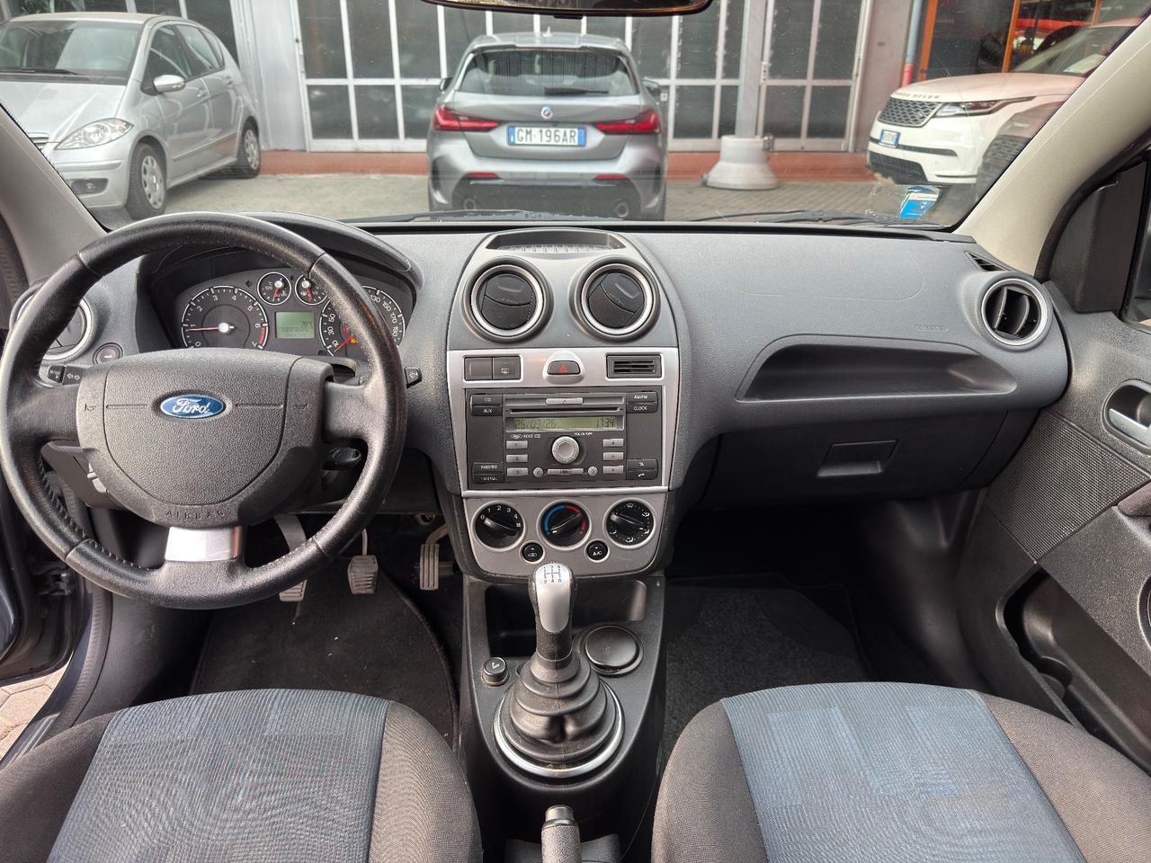 Ford Fiesta 1.2 16V 5p. Ghia ADATTA A NEOPATENTATI