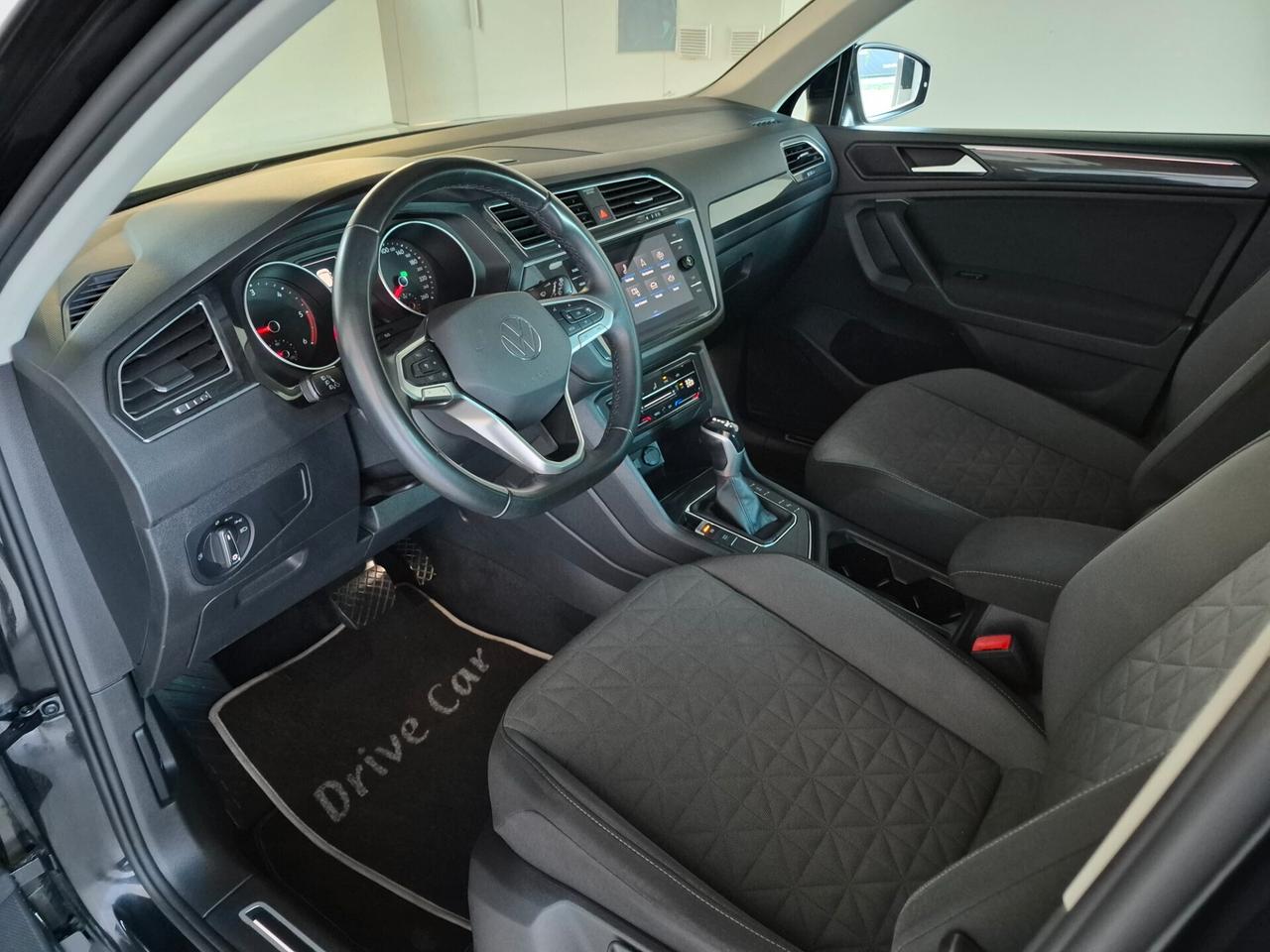 Volkswagen Tiguan 2.0 TDI LIFE 150CV DSG LED APPLE CAR PLAY/ANDROID AUTO ACC AMBIENT LIGHT(30 TONALITÀ) CLIMA 3 ZONE WIRELESS VETRI PRIVACY