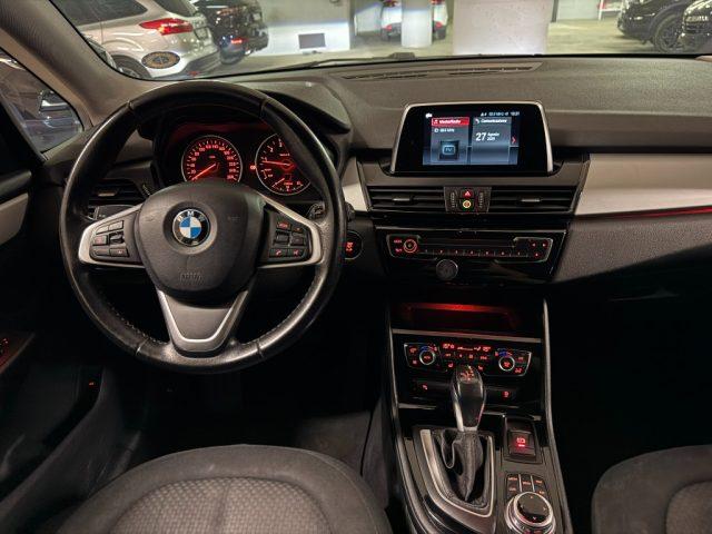 BMW 220 i Active Tourer Advantage automatica