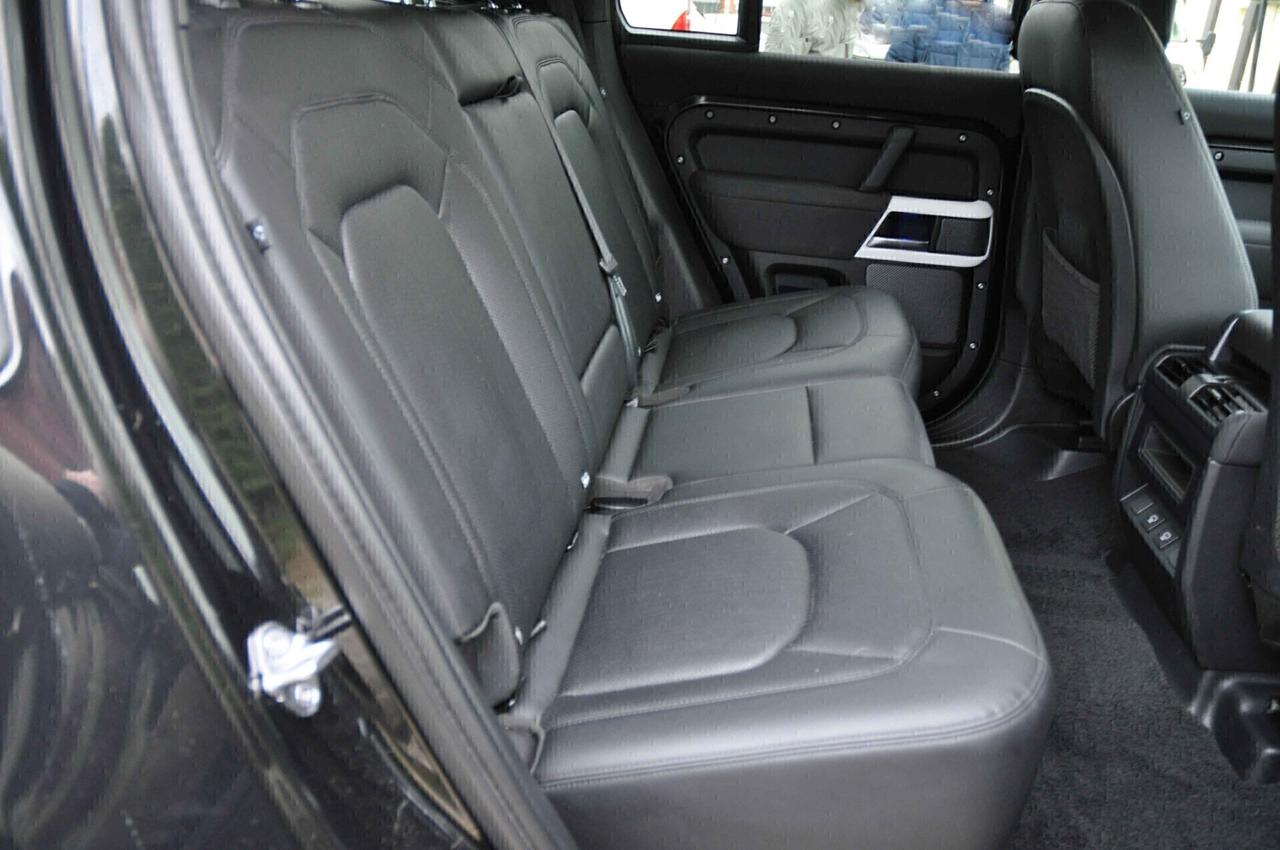 Land Rover Defender 110 3.0D I6 200 CV AWD Automatica SE