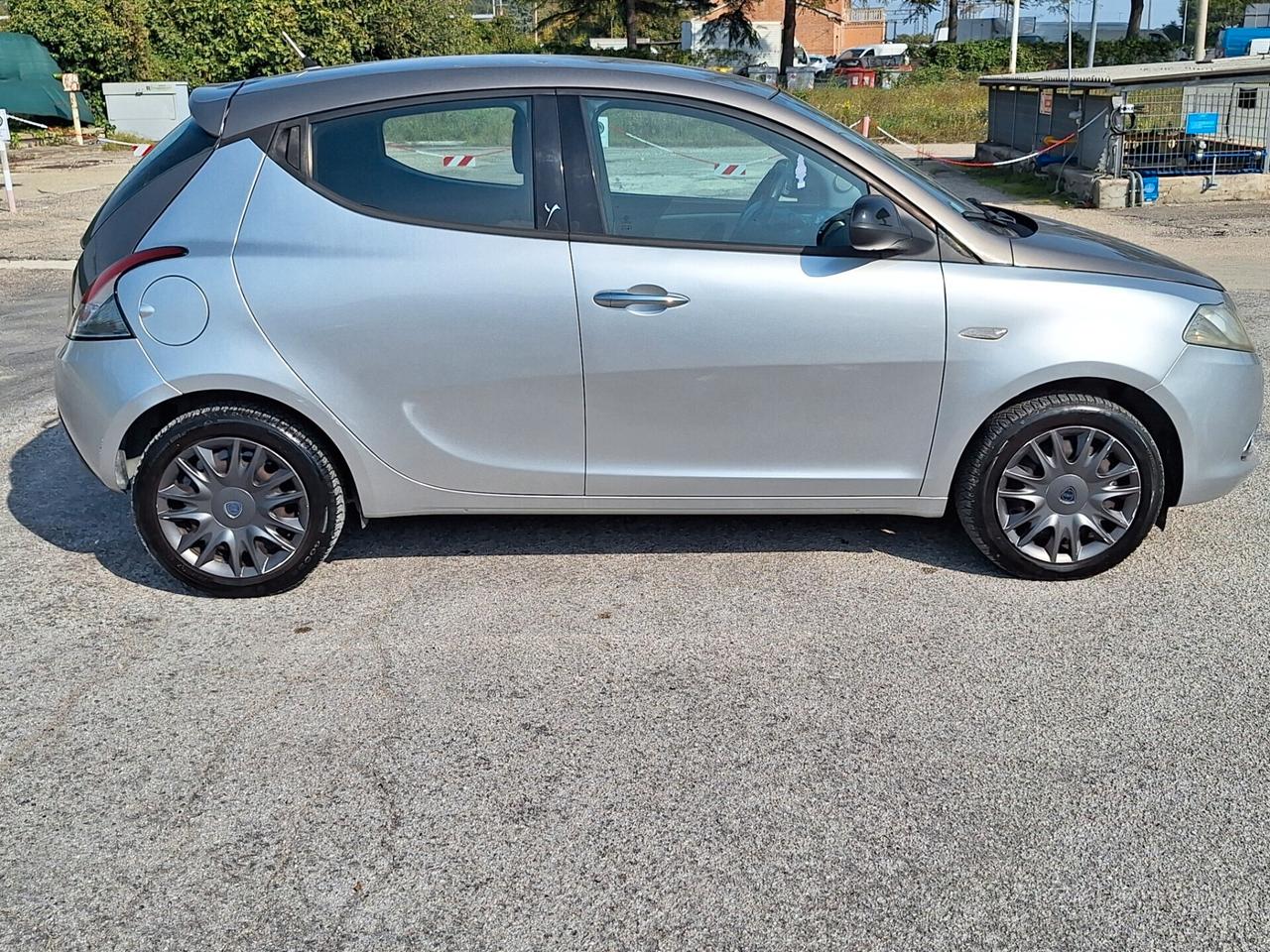 Lancia Ypsilon 1.3 MJT 16V 95 CV 5 porte S&S Platinum BICOLORE UNICOPROPIETARIO