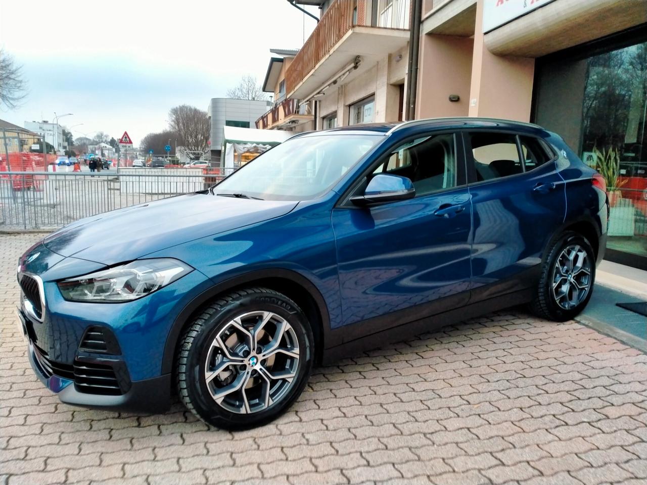 BMW X2 XDRIVE 18D LED / TETTO / DDC / KEYLESS / H.KARDON / HEAD UP