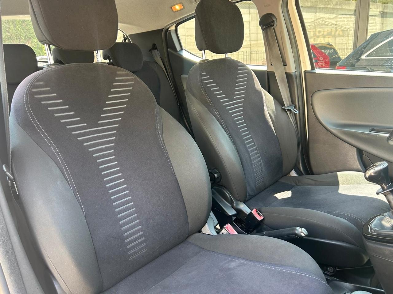 Lancia Ypsilon 1.2 69 CV 5 porte S&S Gold