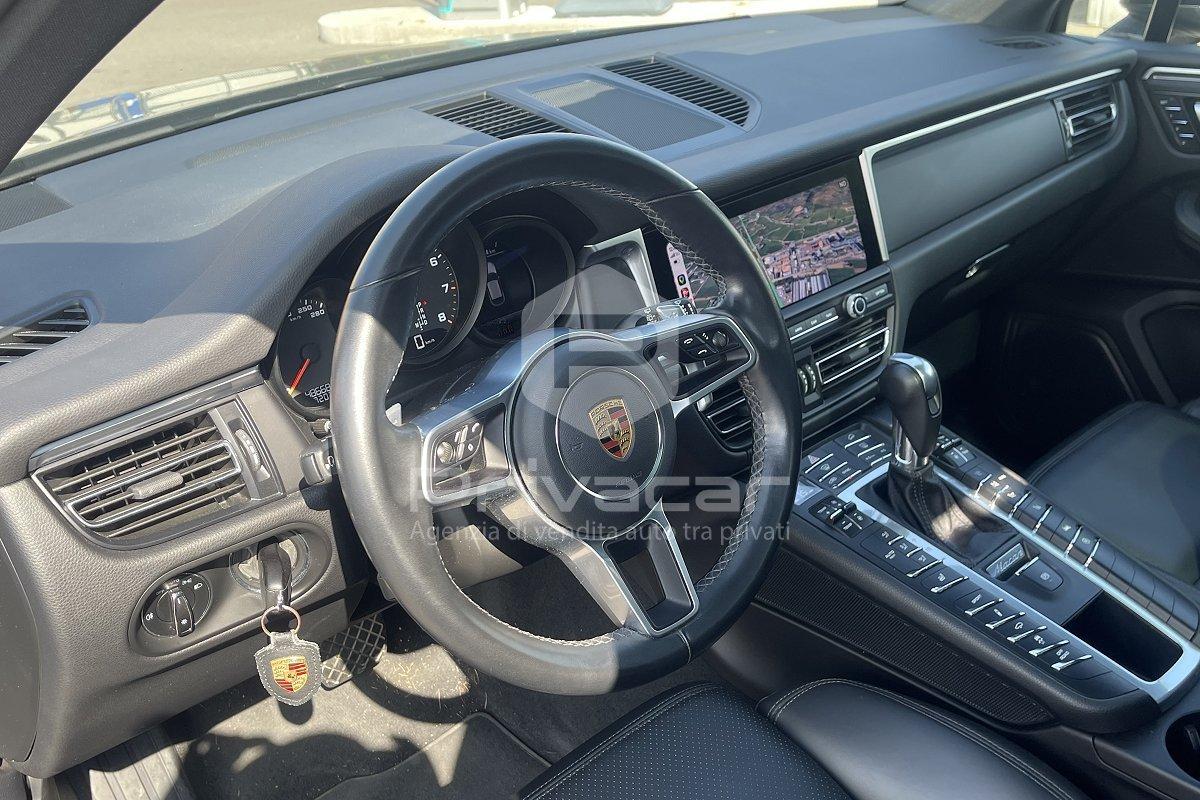 PORSCHE Macan 2.0