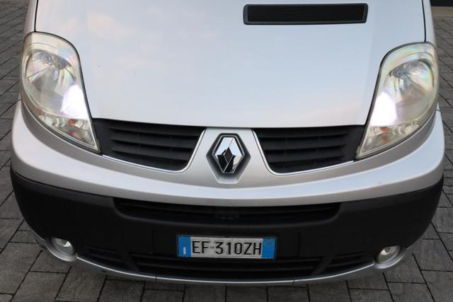 RENAULT Trafic 2.0 dCi/115 Passenger 8 Posti