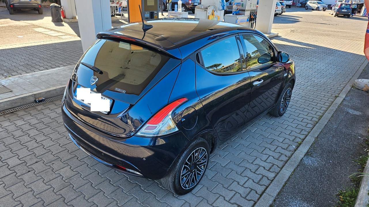 Lancia Ypsilon 1.0 FireFly 5 porte S&S Hybrid Ecochic Gold STUPENDA, SENSORI PARK, VOLANTE MULTIFUNZIONE, SCHERMO DIGITALE GRANDE!!!!