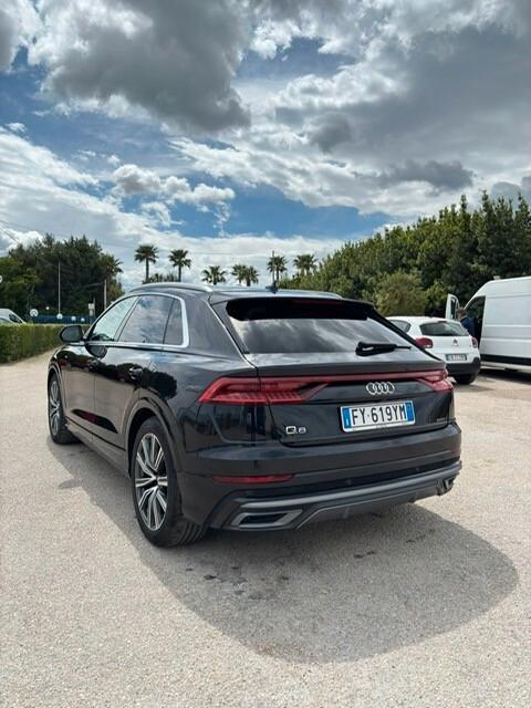 Audi Q8 45 TDI quattro tiptronic Sport