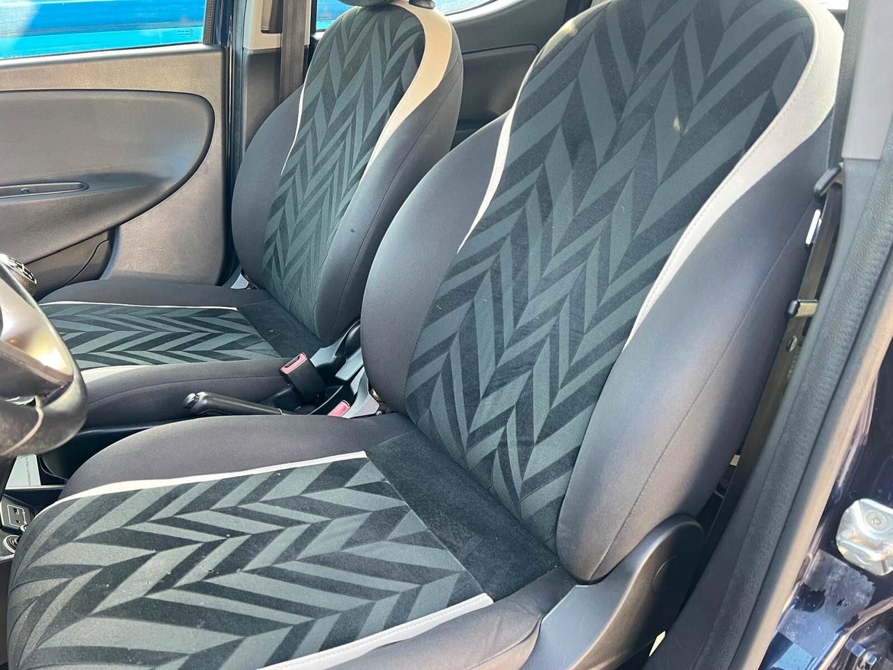 Lancia Ypsilon 1.3 MJT 95 CV 5 porte Platinum