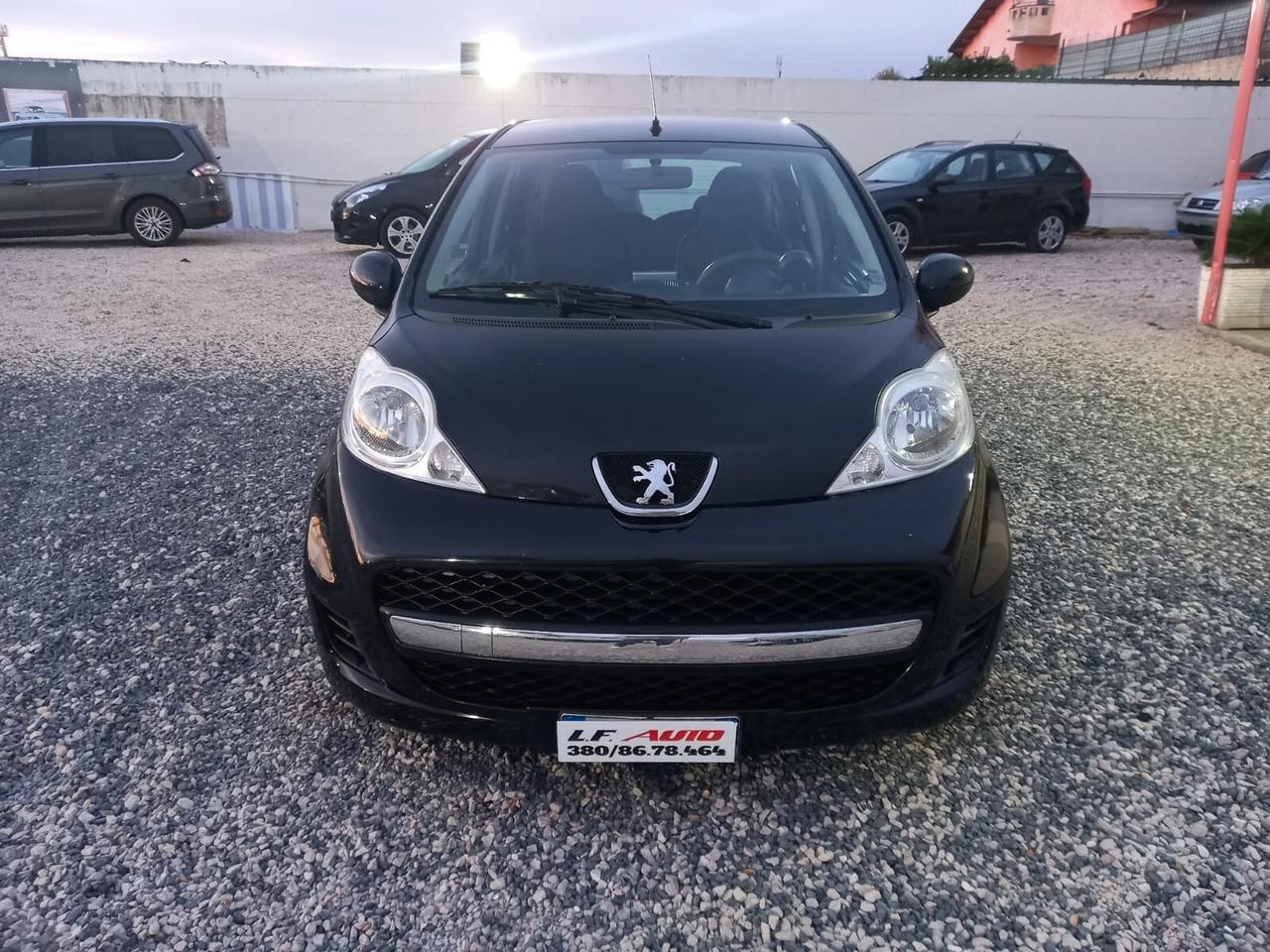 Peugeot 107 1.0 68CV 5p. Sweet Years navigatore