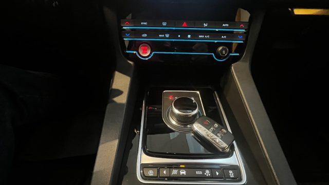 JAGUAR F-Pace 2.0 D 180 CV AWD R-Sport