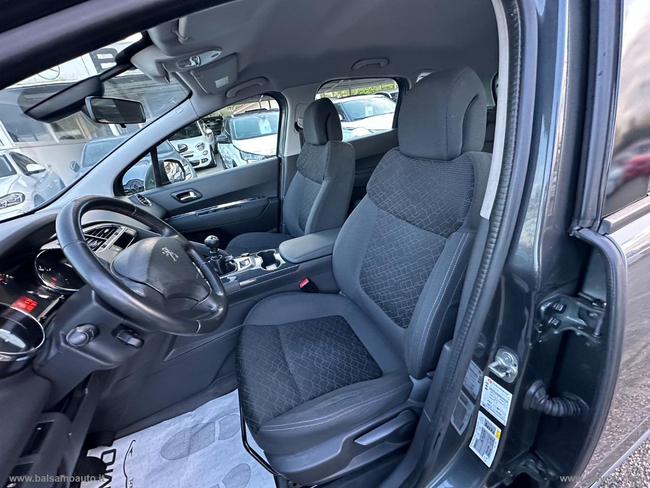 PEUGEOT 3008 1.6 HDi 115 CV Allure