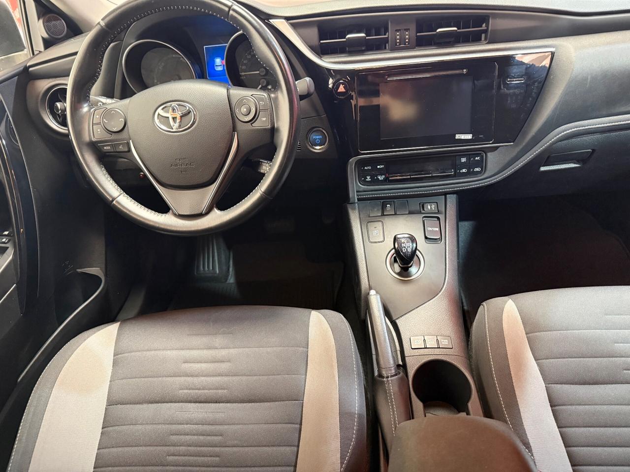 Toyota Auris 1.8 Hybrid Lounge