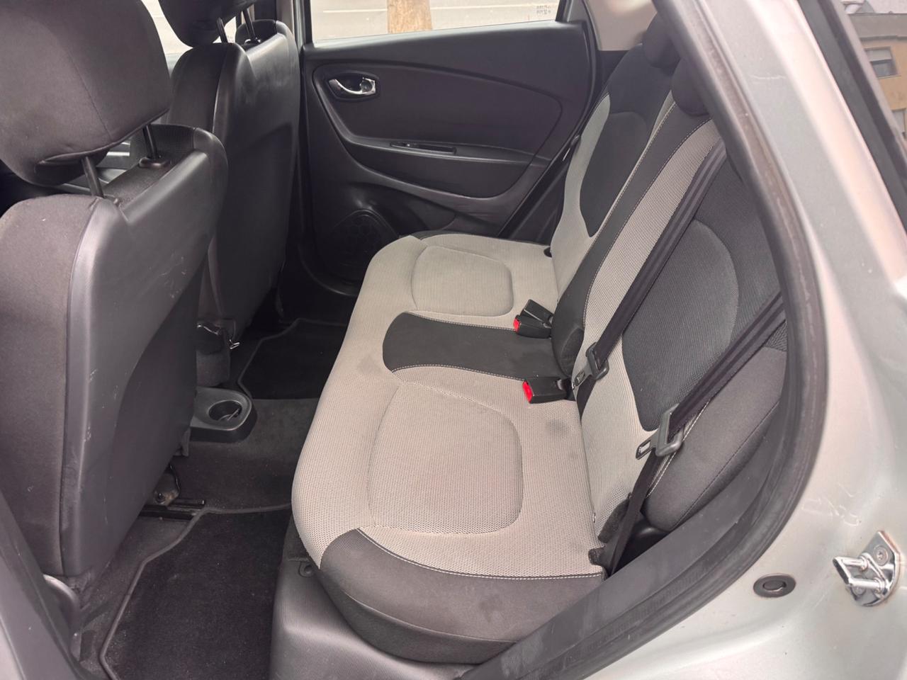 Renault Captur dCi 90 CV neopaten garanzia 12 mesi