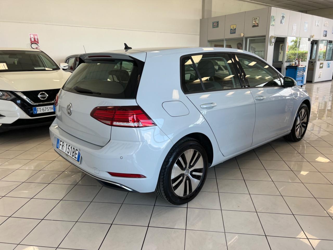 Volkswagen Golf e-Golf 136 CV