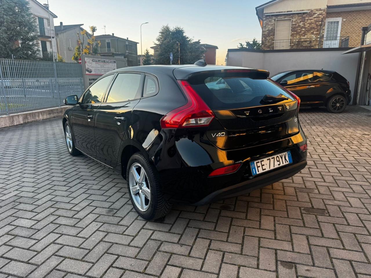 Volvo V40 D2 R-design Momentum