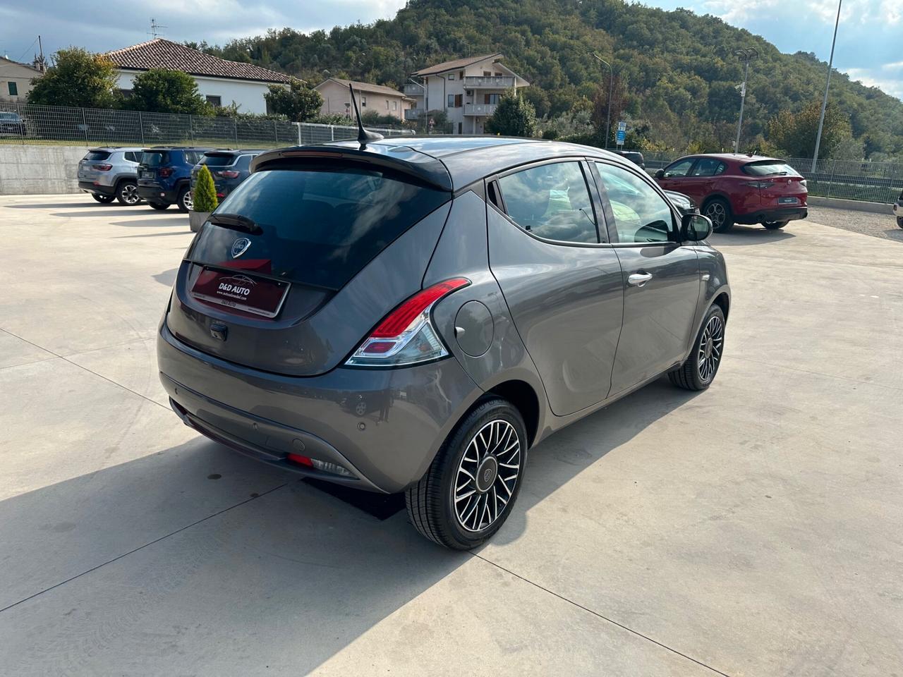 Lancia Ypsilon 1.0' Hybrid Platino FULL OPTIONAL