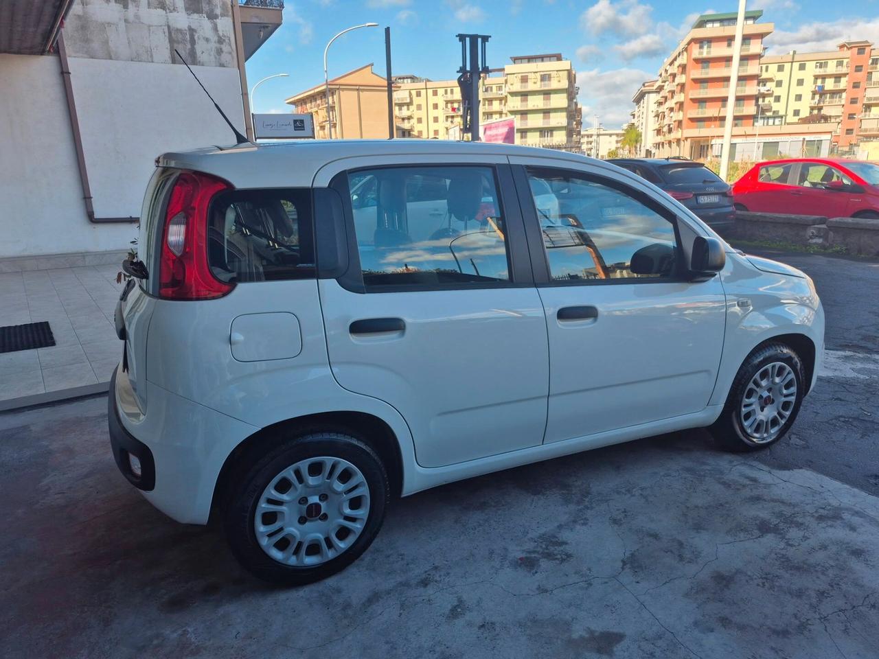Fiat Panda 1.2 Lounge PARI AL NUOVO-------