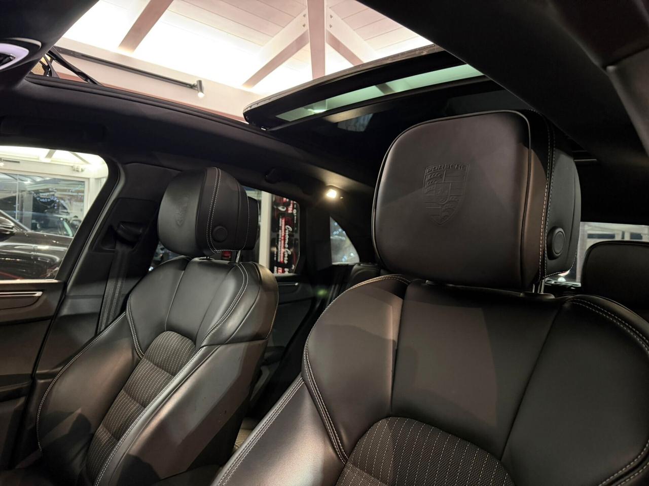 Porsche Macan 2.0 T TETTO