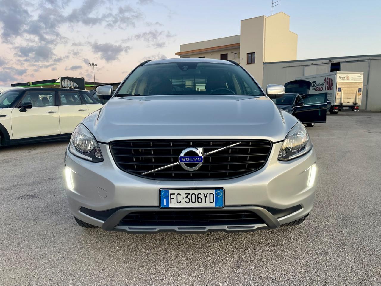 VOLVO XC60 2.4 D4 190CV 4WD MANUAL FUL TETTO 16