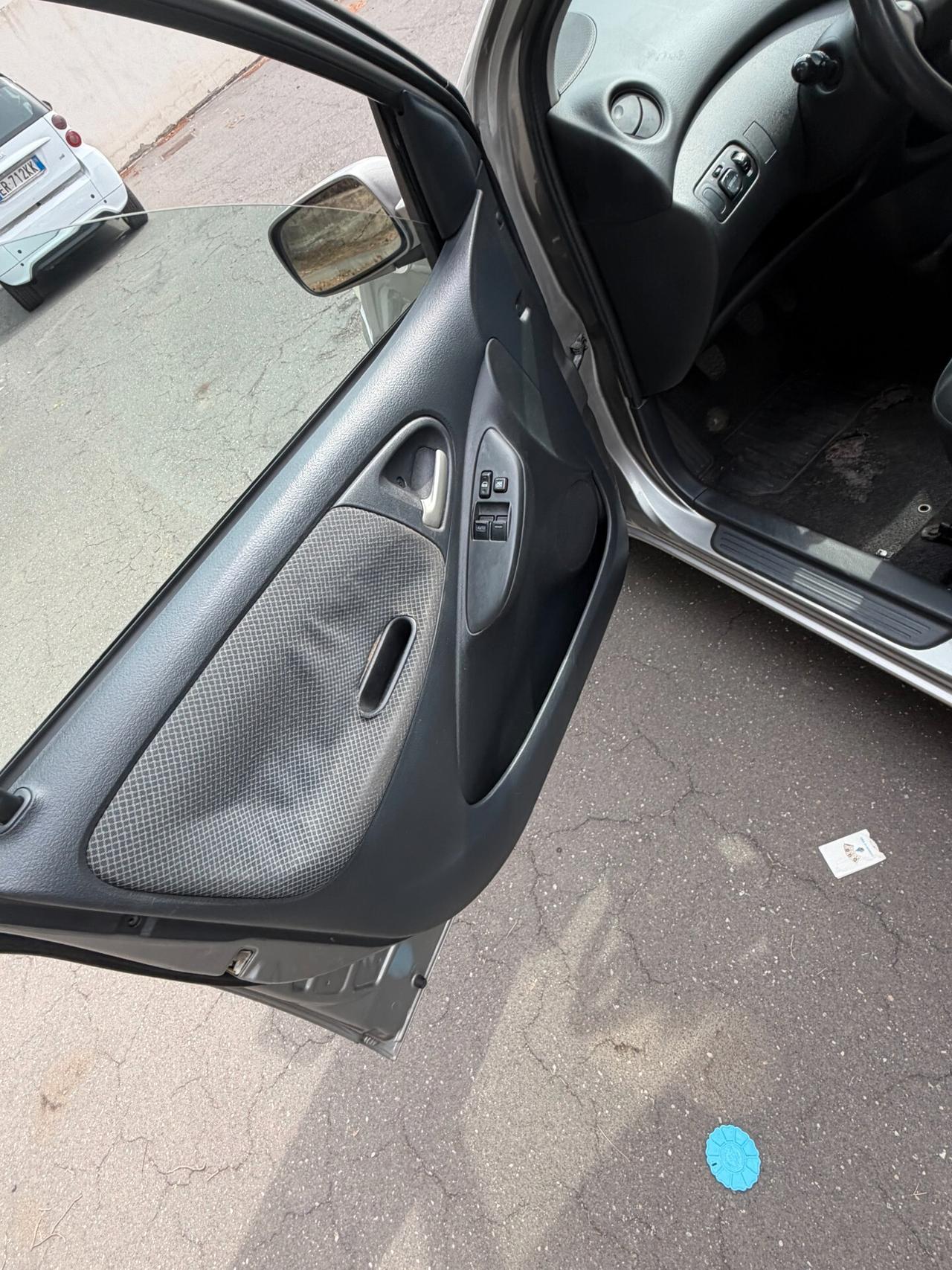 Toyota Yaris 1.0i 16V cat 5 porte Expo