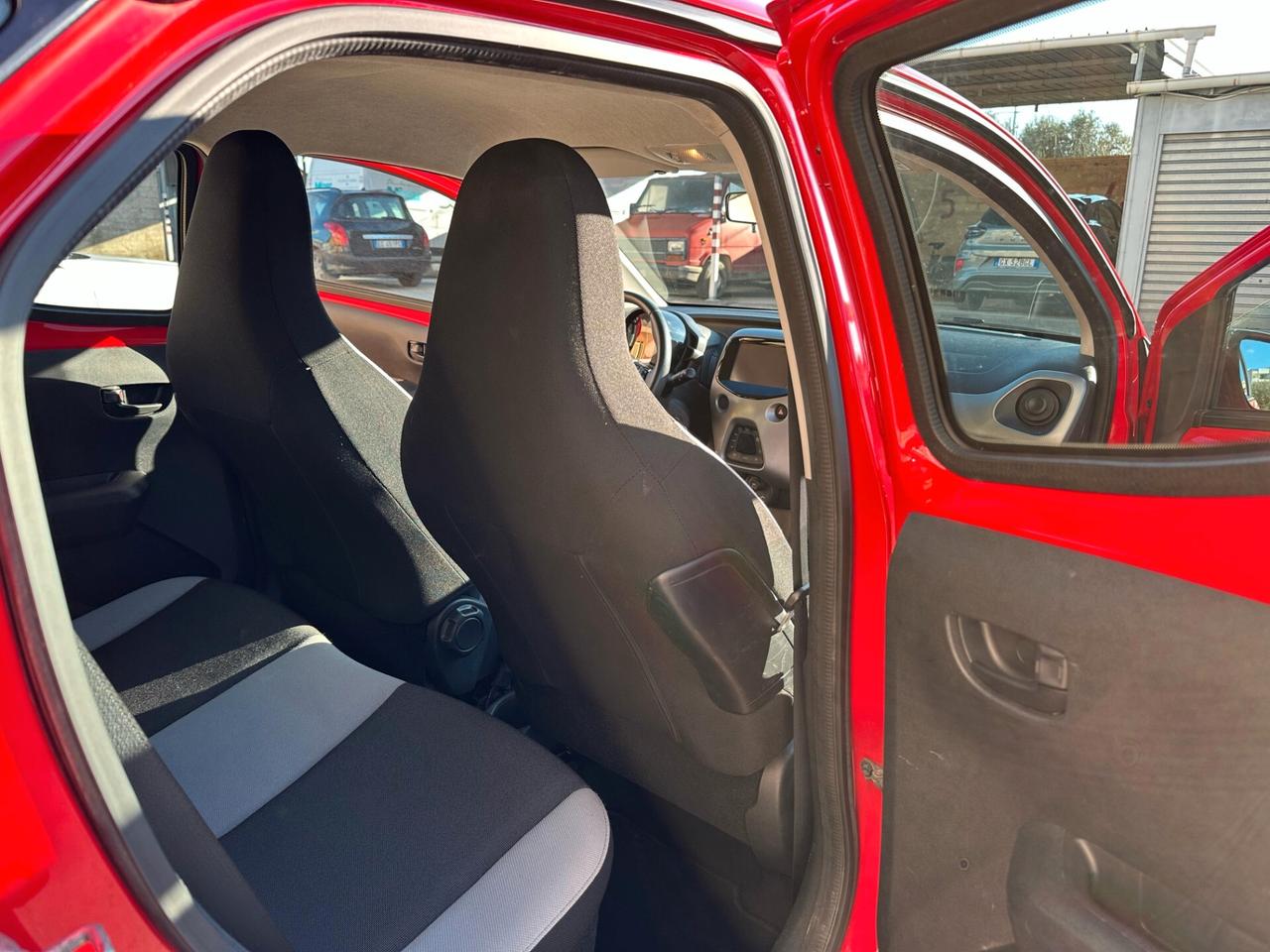 Toyota Aygo 1.0 VVT-i 69 CV 5 porte x-cool