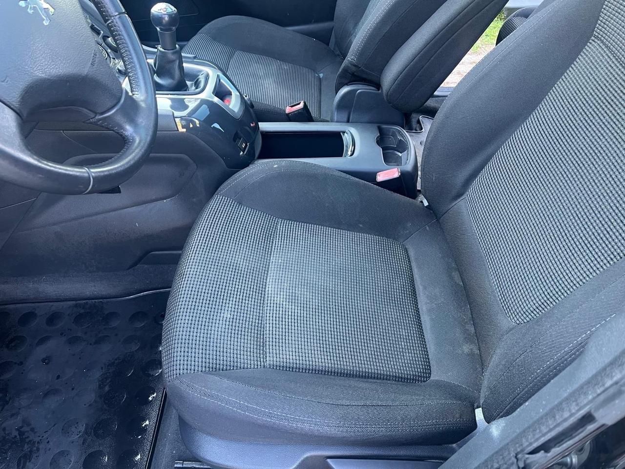 Peugeot 5008 1.6 VTi 120CV Tecno