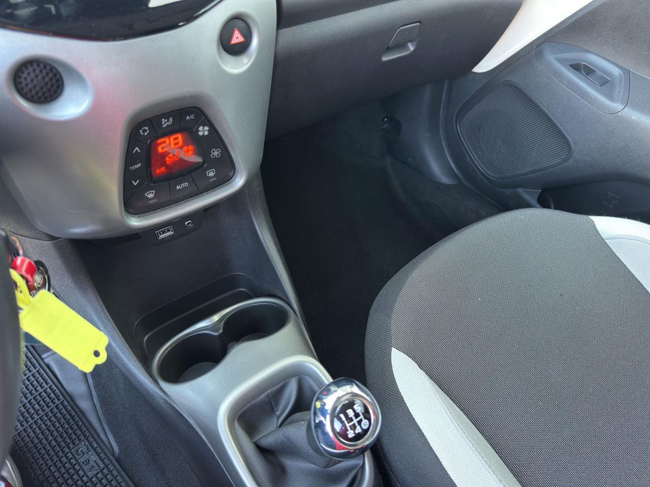 Toyota Aygo 5p 1.0 x-play my15