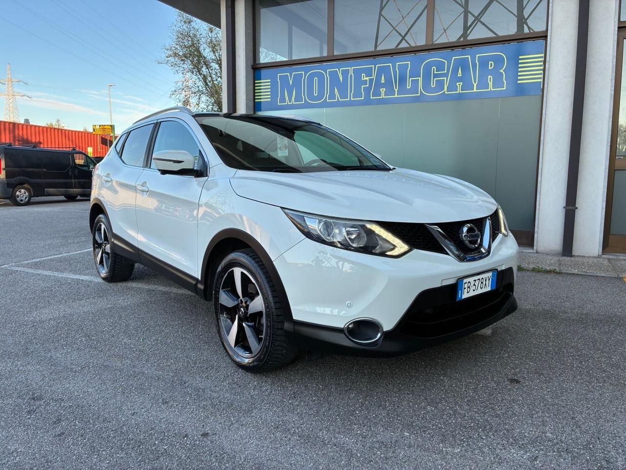 Nissan Qashqai 1.2 DIG-T Tekna 2016 da vetrina