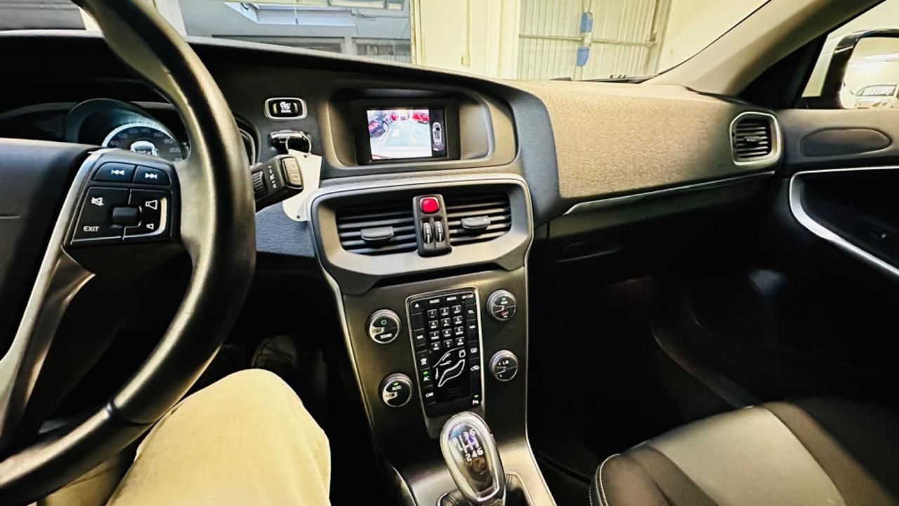 Volvo V40 D2 1.6 diesel (anche per neopatentati)
